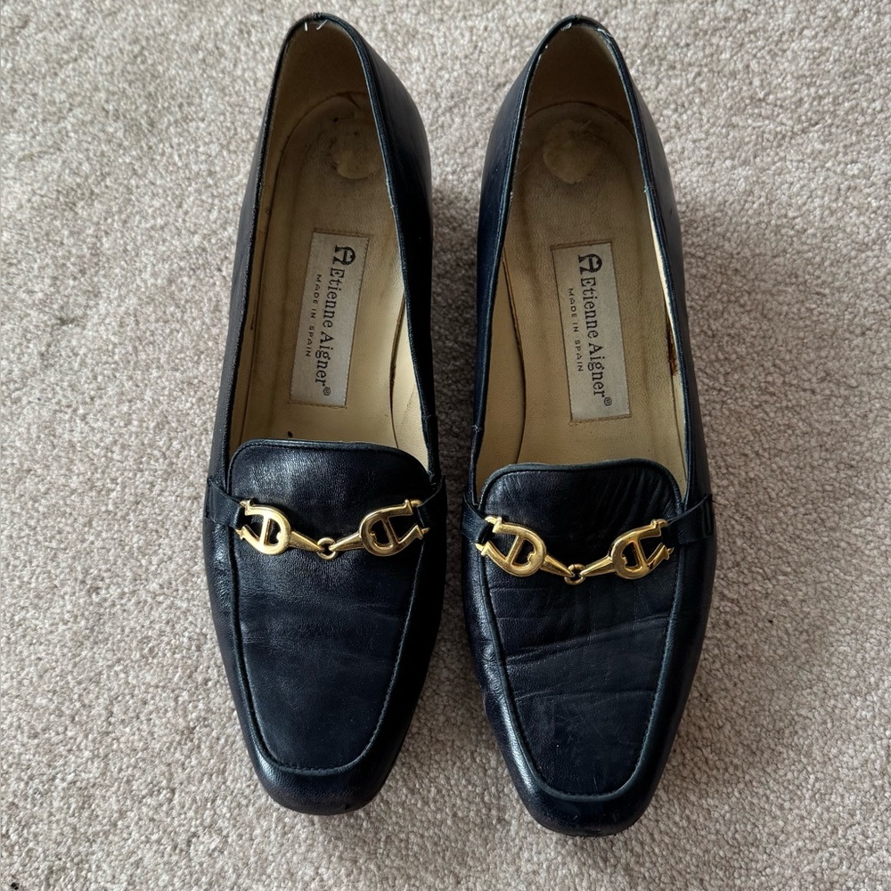 Vintage Etienne Aigner navyLoafers with Gold Accent